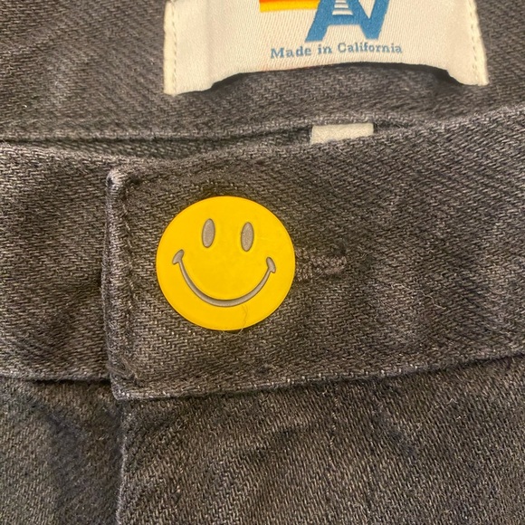 Aviator Nation Low Rise Rocker Jean Shorts in Vintage Black Size 27 - Picture 8 of 16